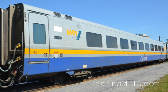 Passenger car VIA 3474 right side  / Wagon de passager VIA 3474 coté droit